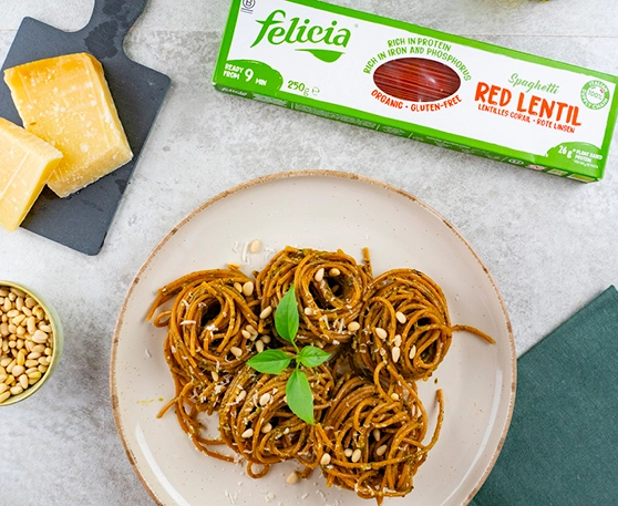 Μακαρονάδα με πέστο βασιλικού